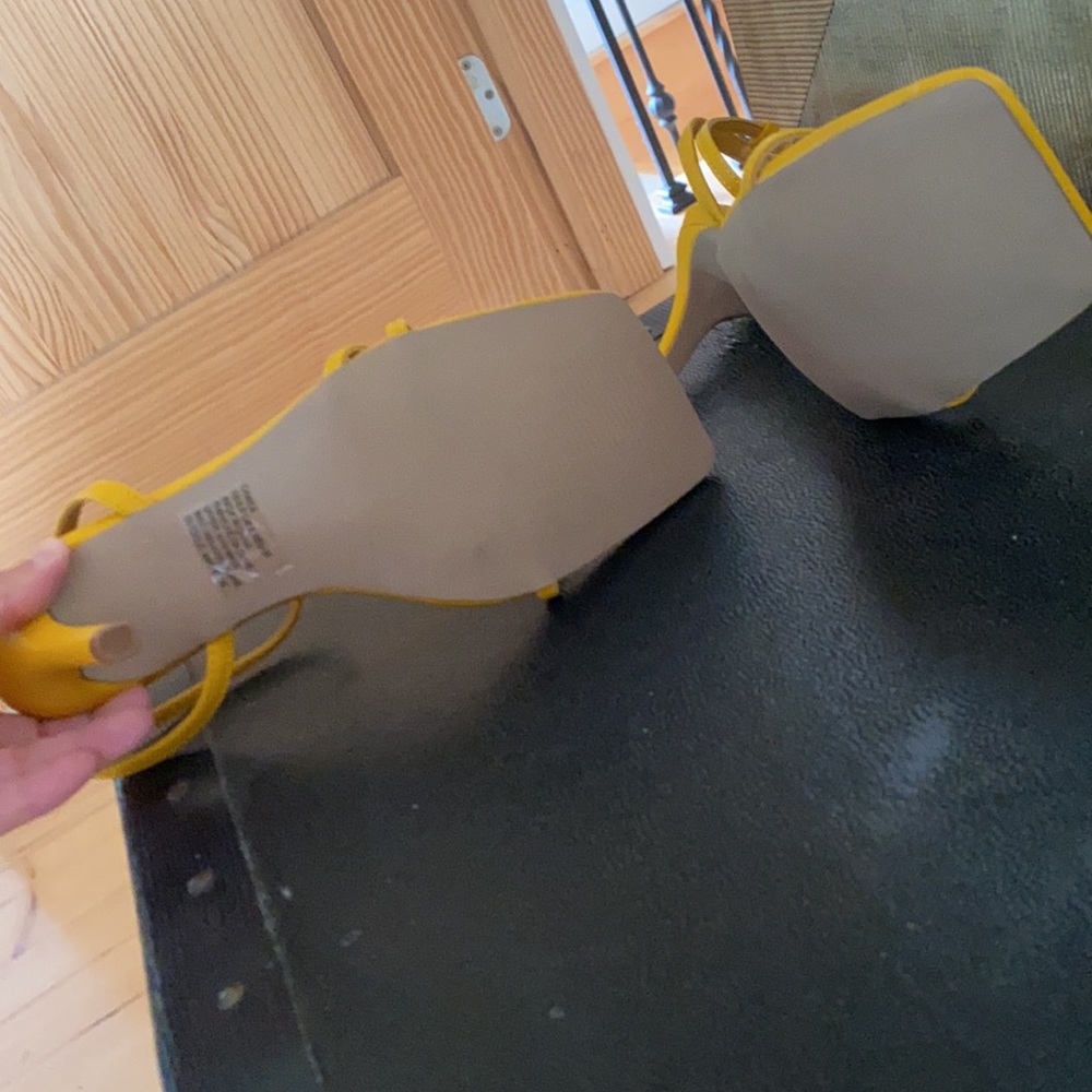 Heels - Picture 2 of 2